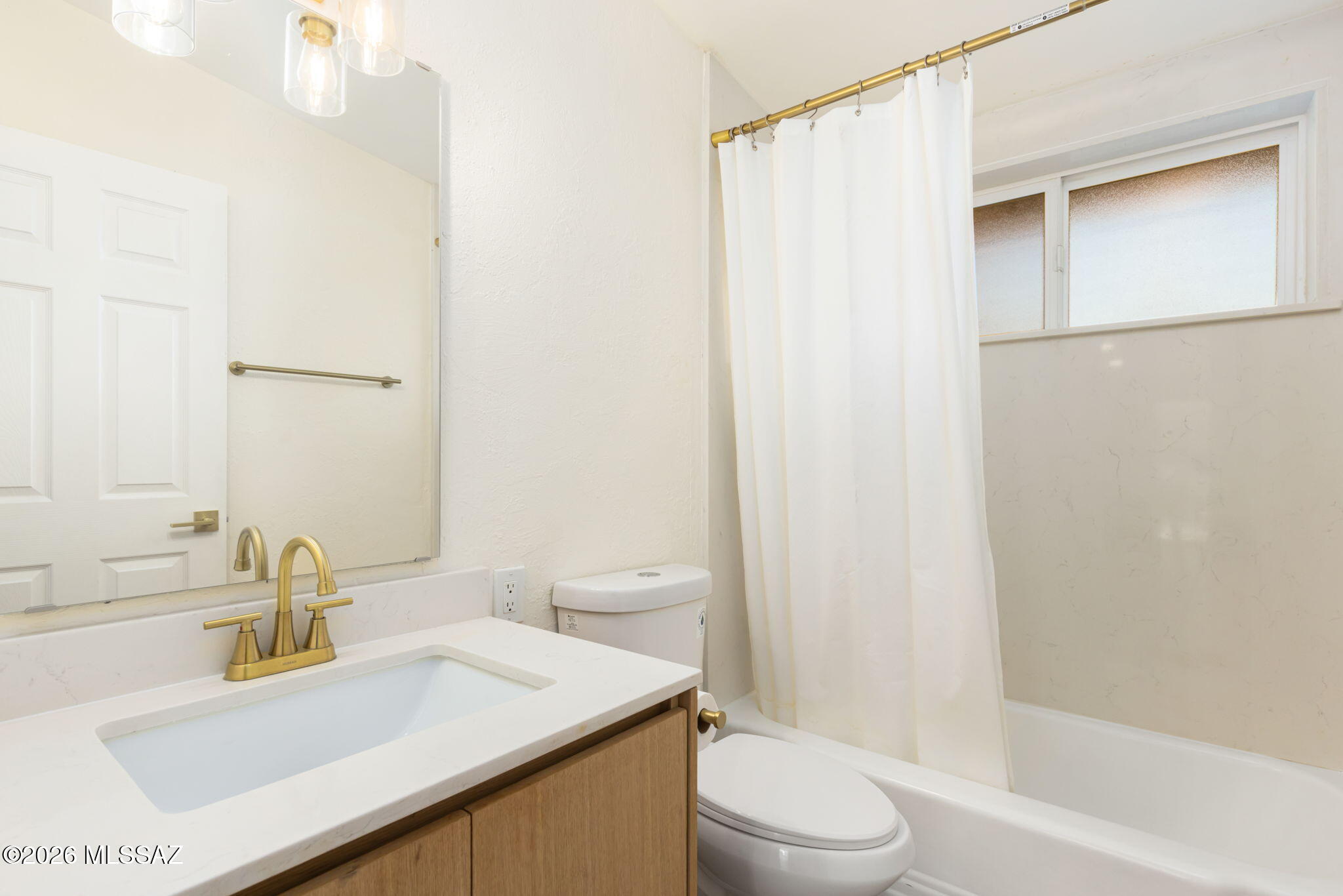 7076 E Arrowhead Drive