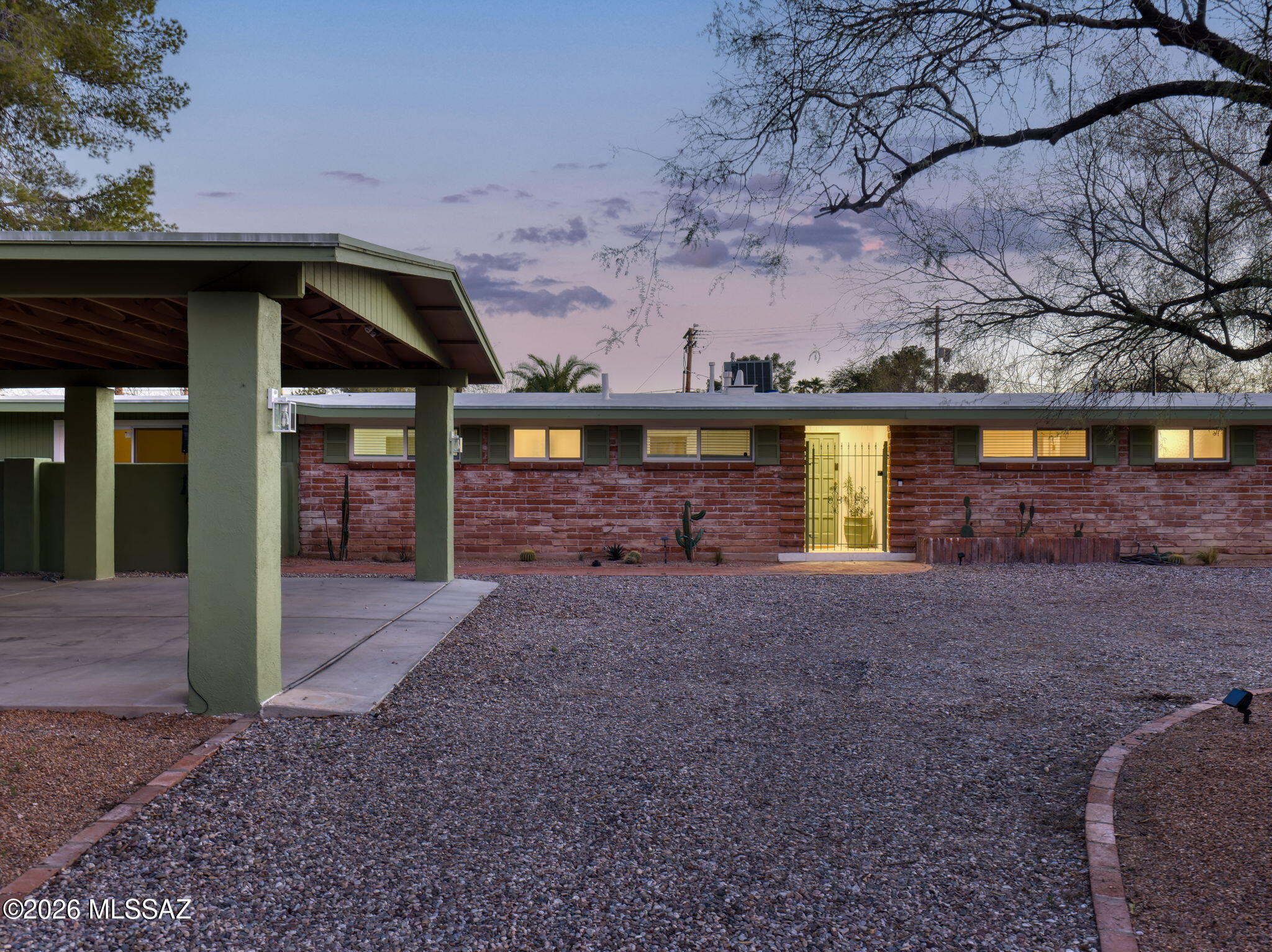 7076 E Arrowhead Drive