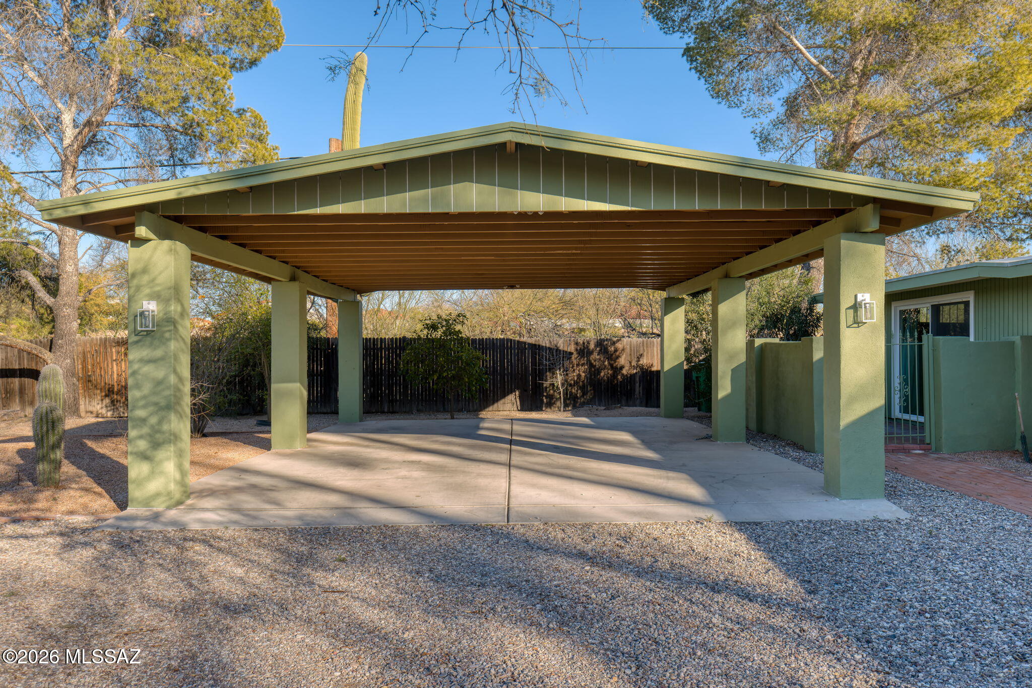 7076 E Arrowhead Drive