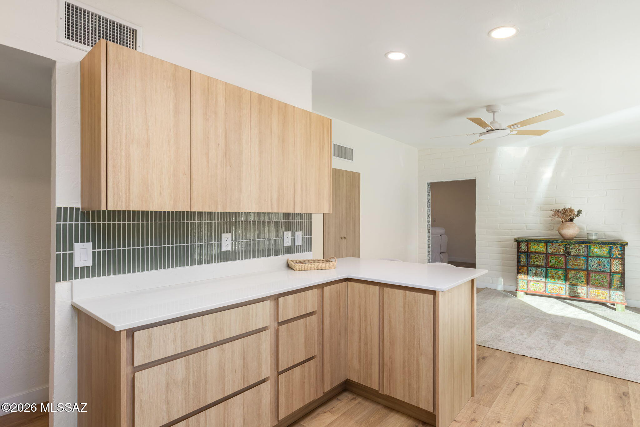 7076 E Arrowhead Drive