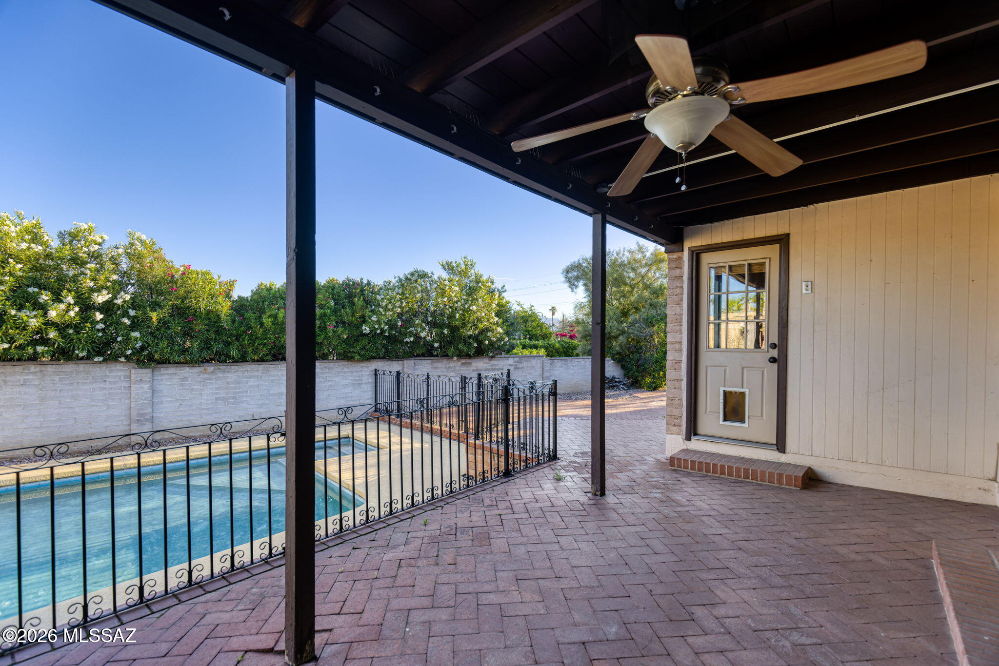 6861 E Hawthorne Circle