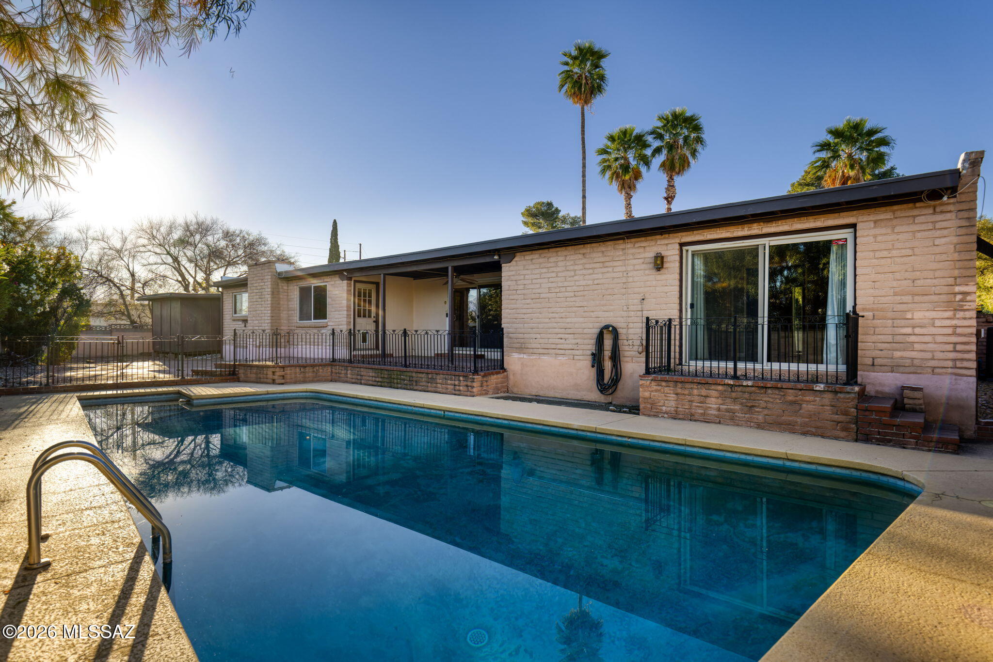 6861 E Hawthorne Circle