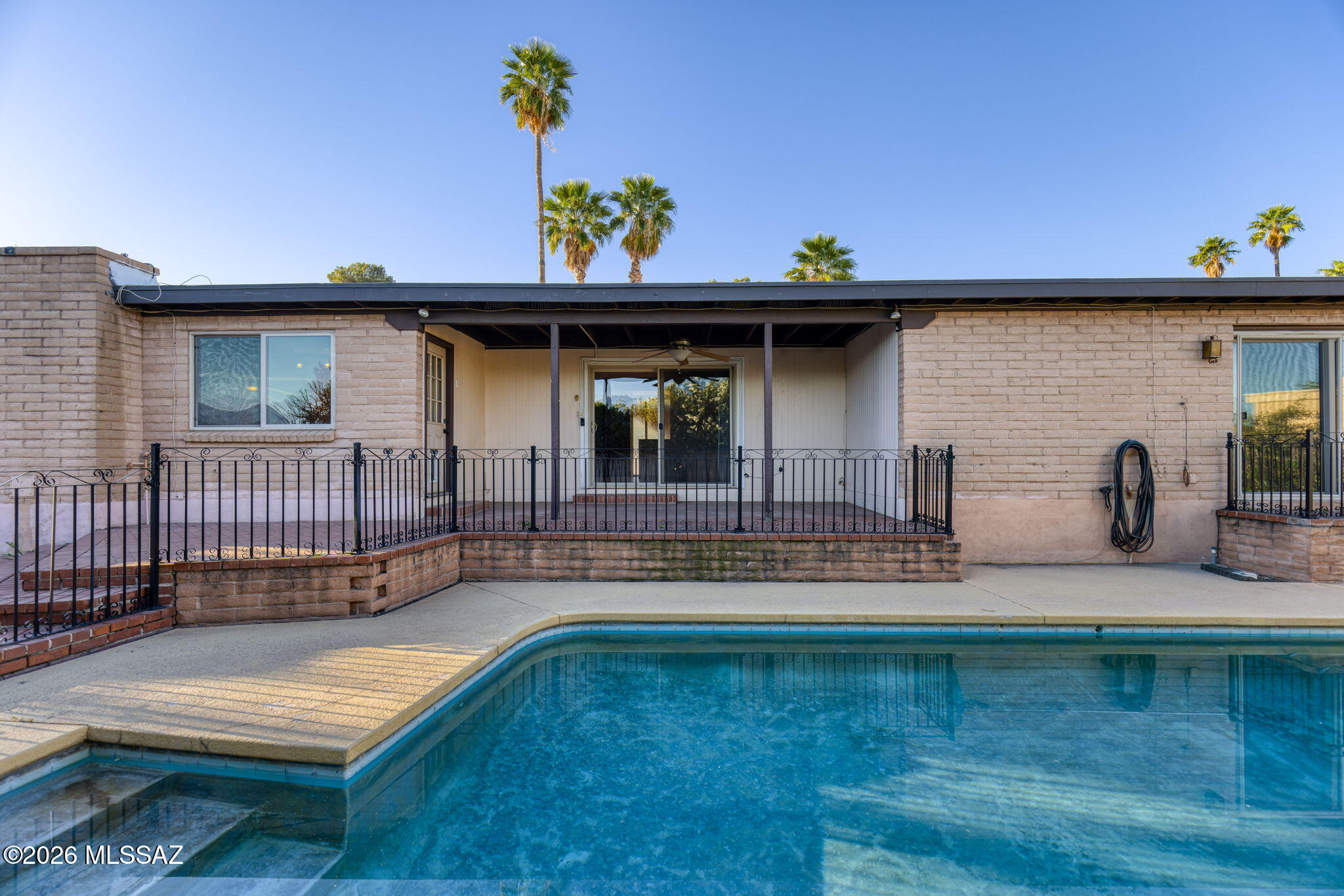 6861 E Hawthorne Circle