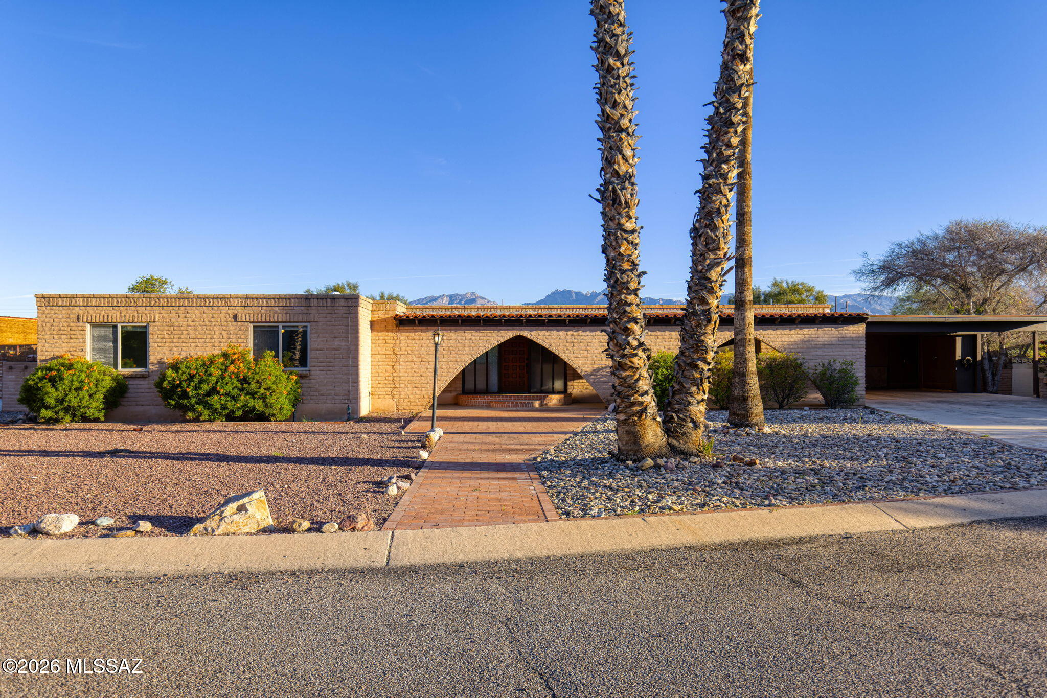 6861 E Hawthorne Circle