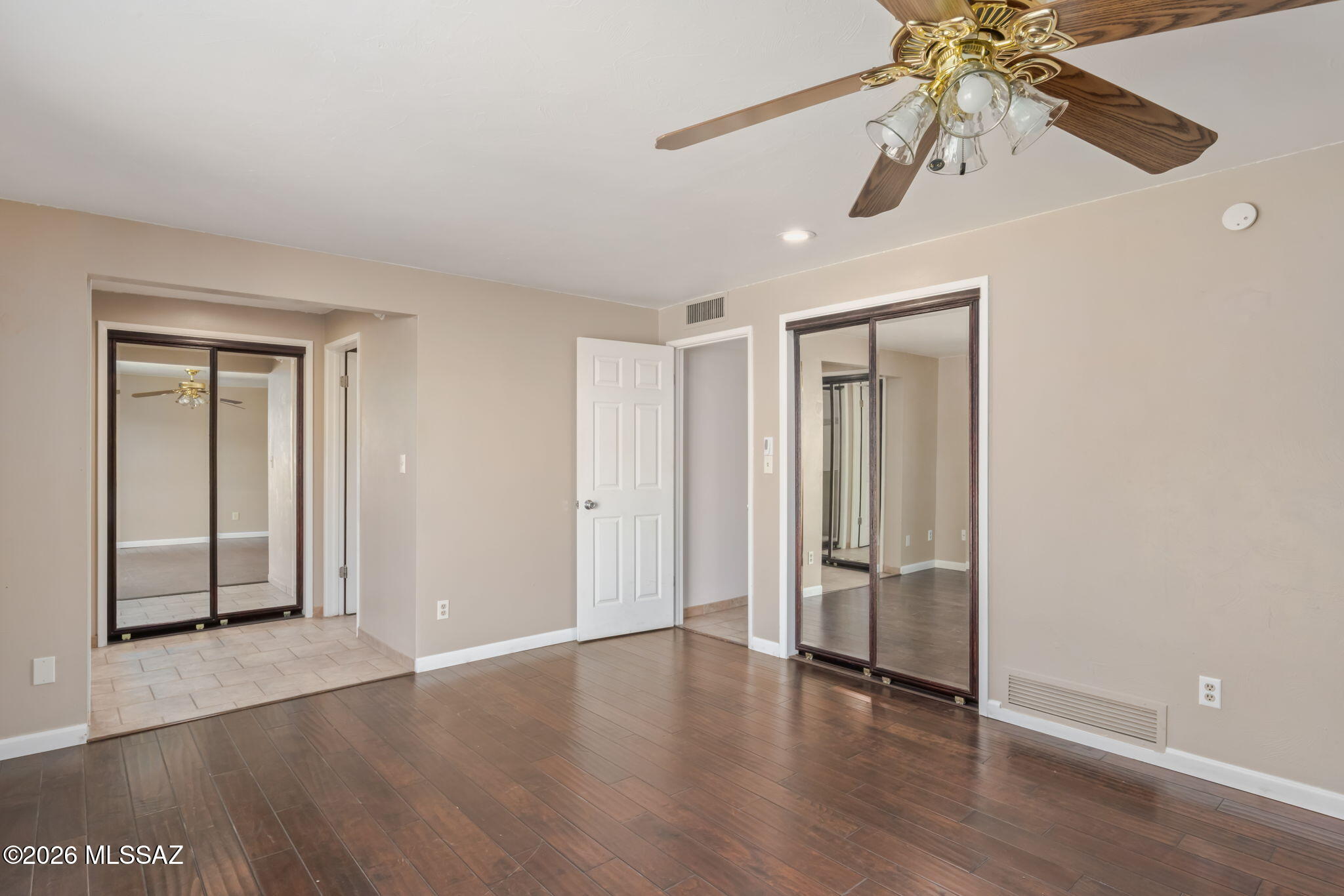 6861 E Hawthorne Circle