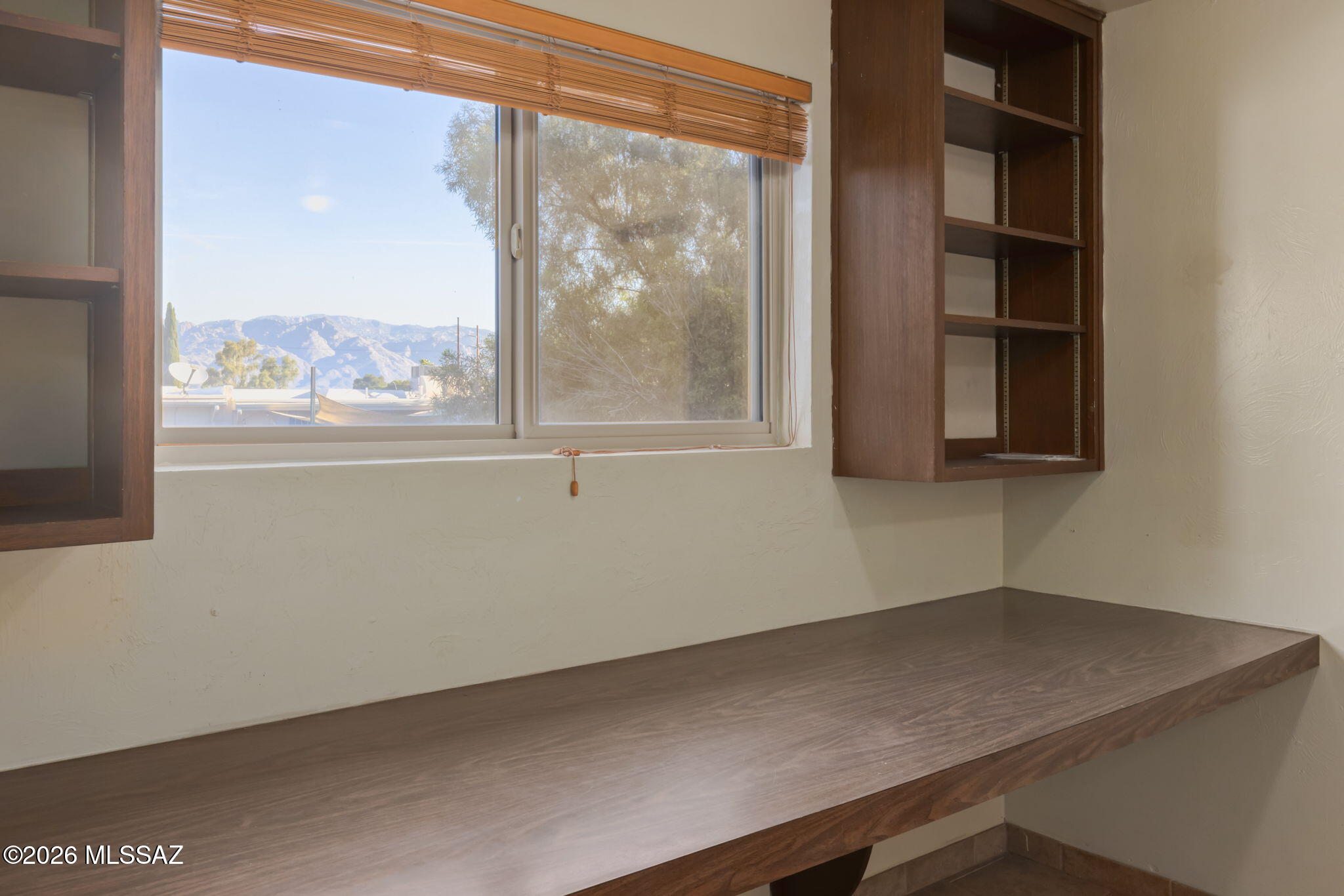 6861 E Hawthorne Circle