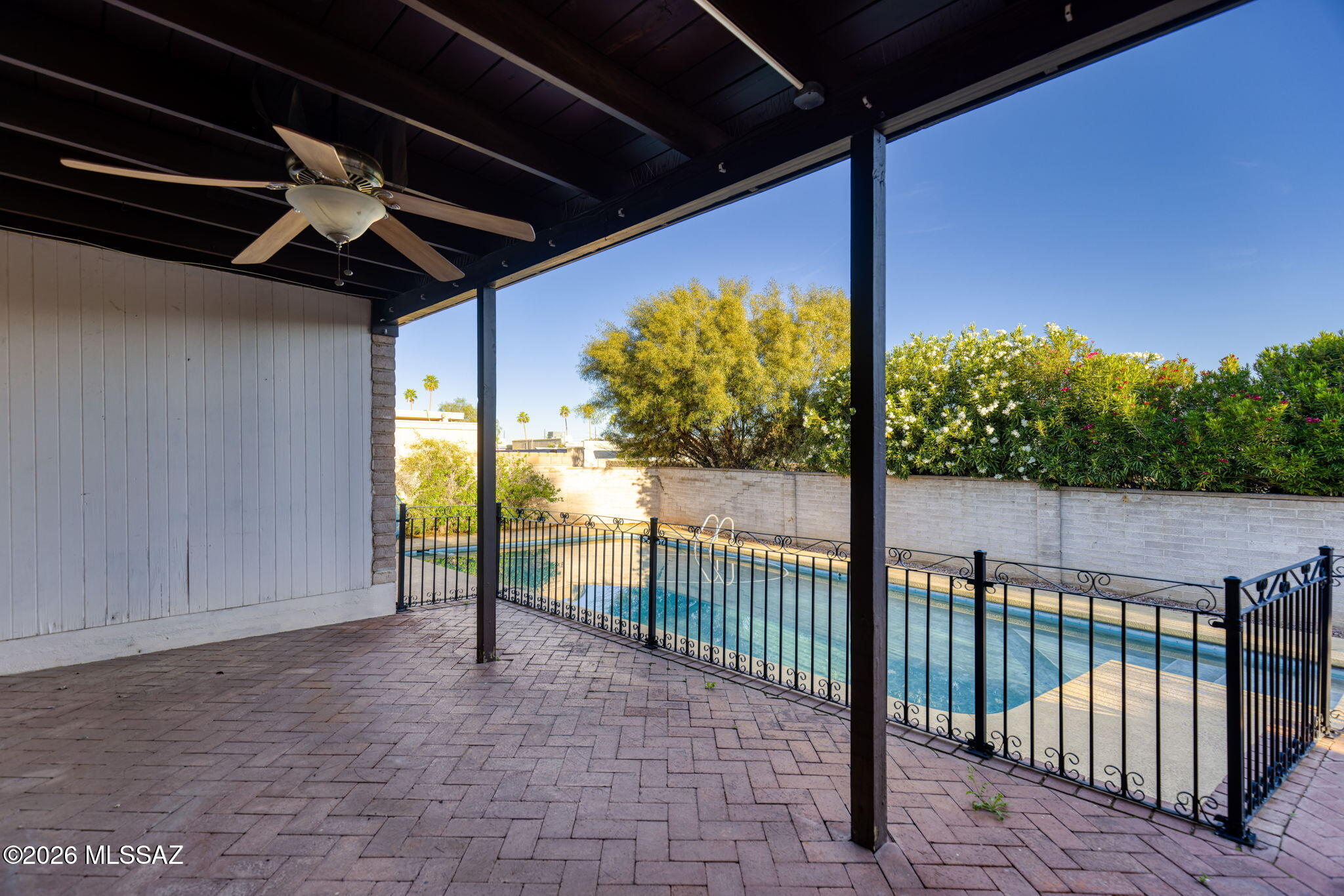 6861 E Hawthorne Circle