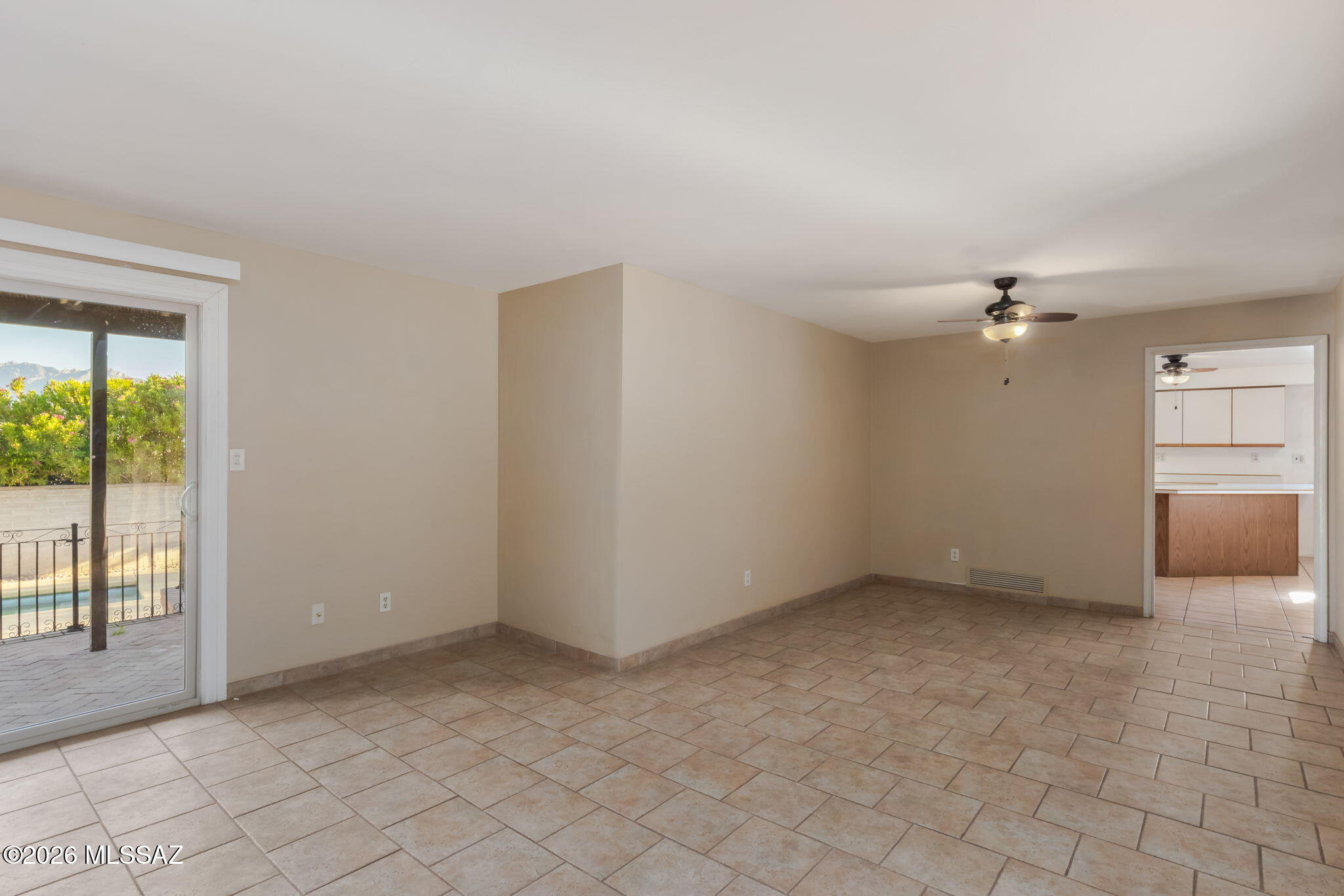 6861 E Hawthorne Circle