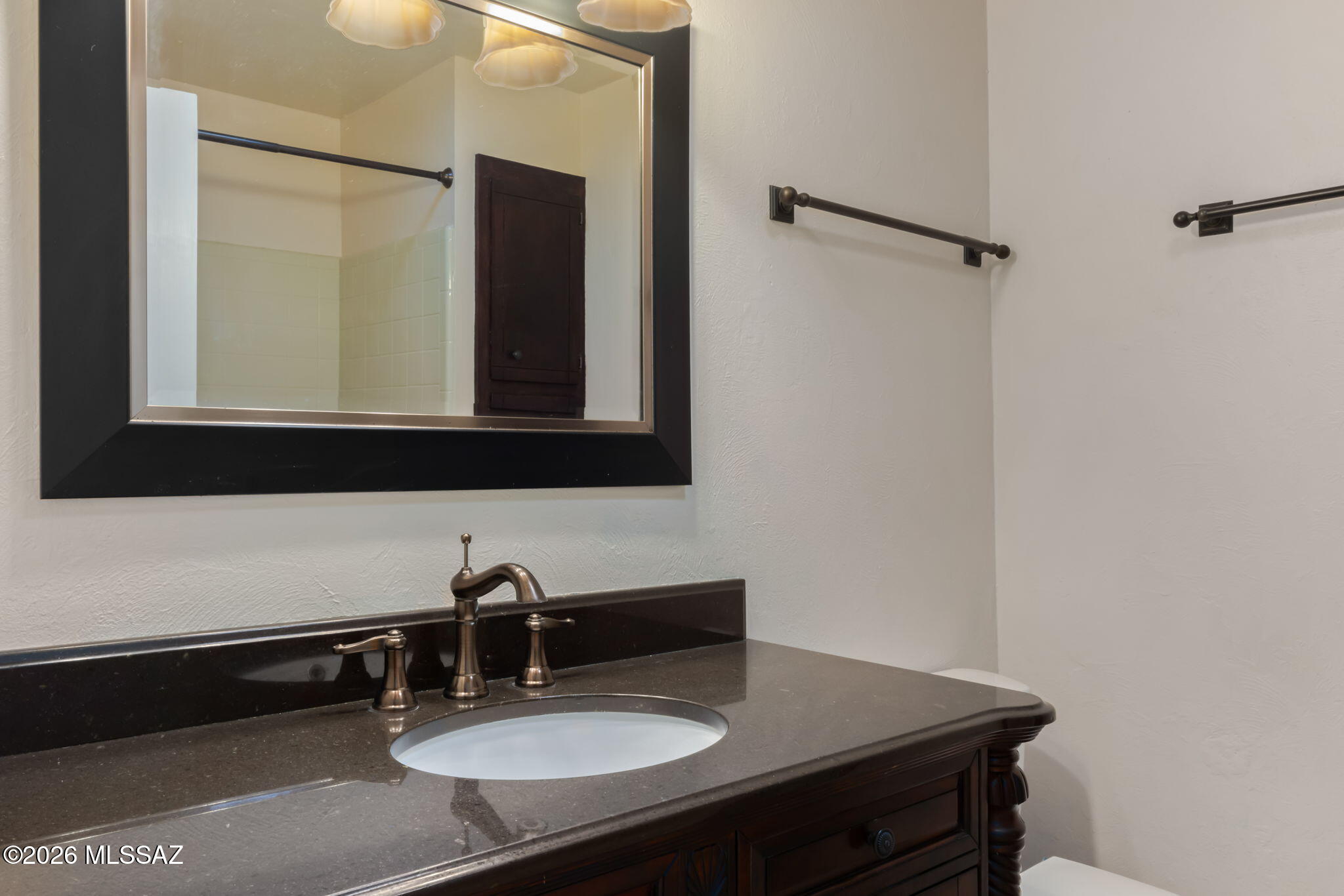 6861 E Hawthorne Circle