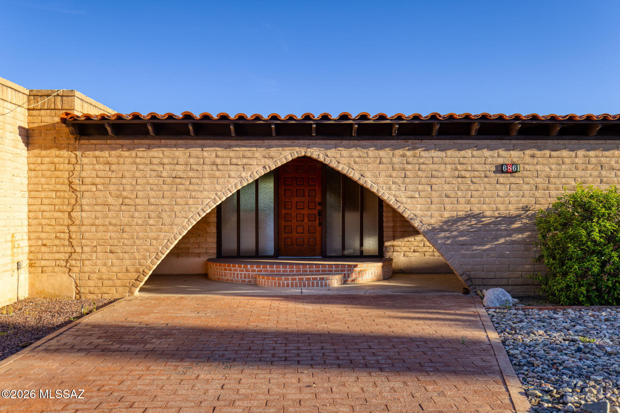 6861 E Hawthorne Circle