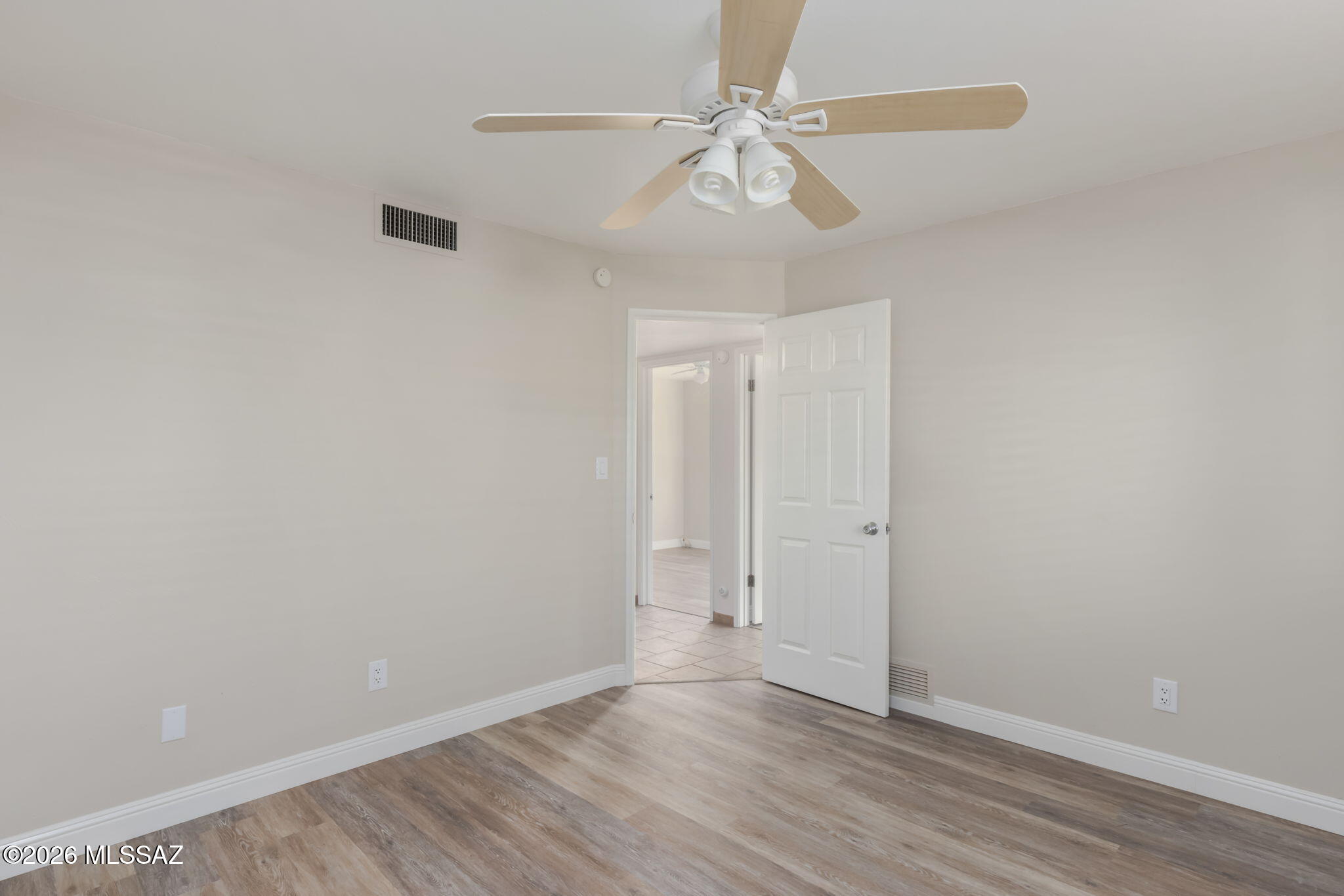 6861 E Hawthorne Circle