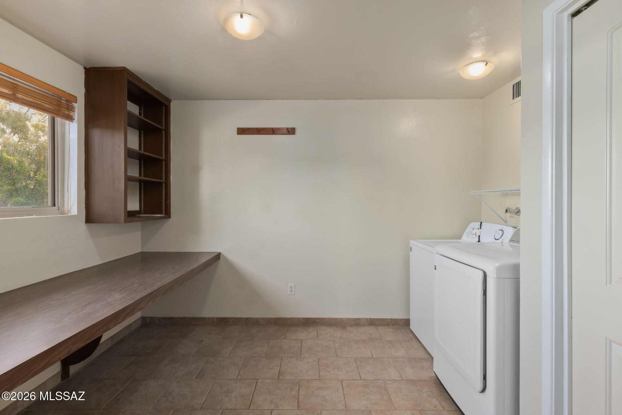 6861 E Hawthorne Circle