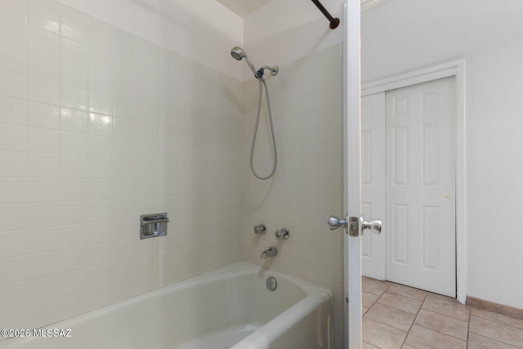 6861 E Hawthorne Circle