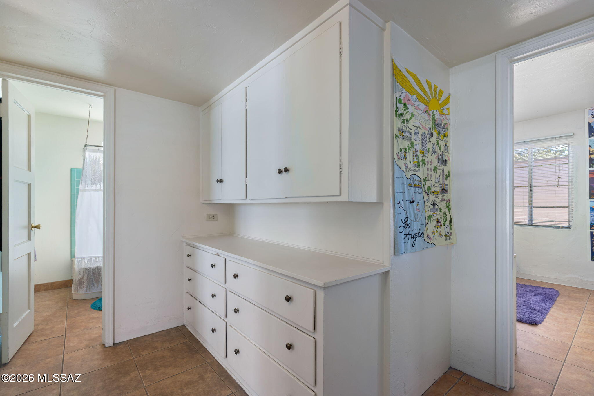 2936 E Edison Street