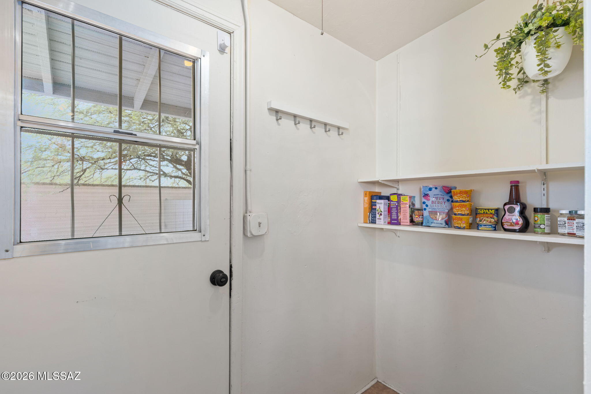 2936 E Edison Street