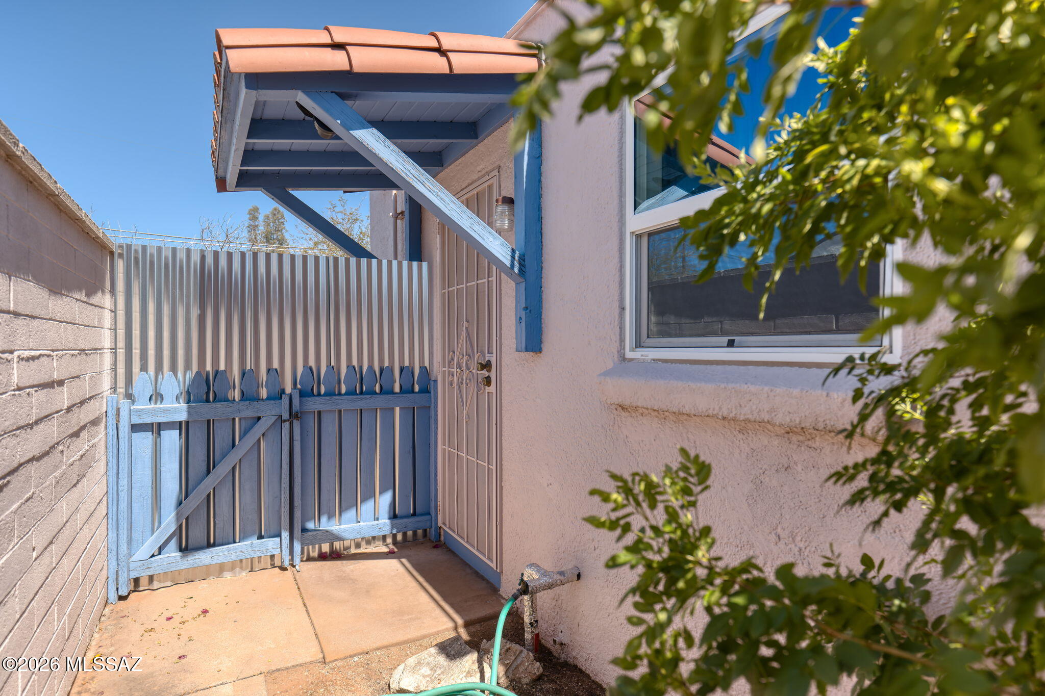 2936 E Edison Street