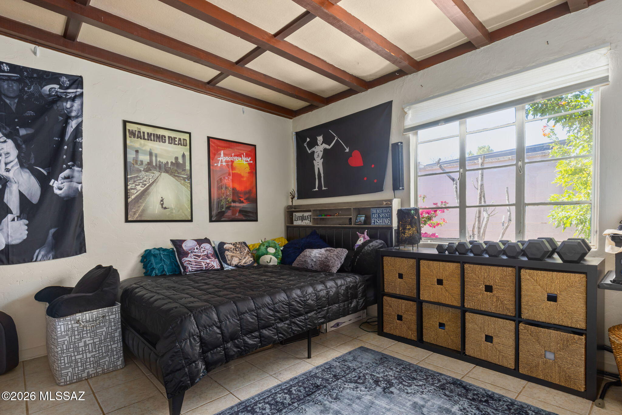 2936 E Edison Street