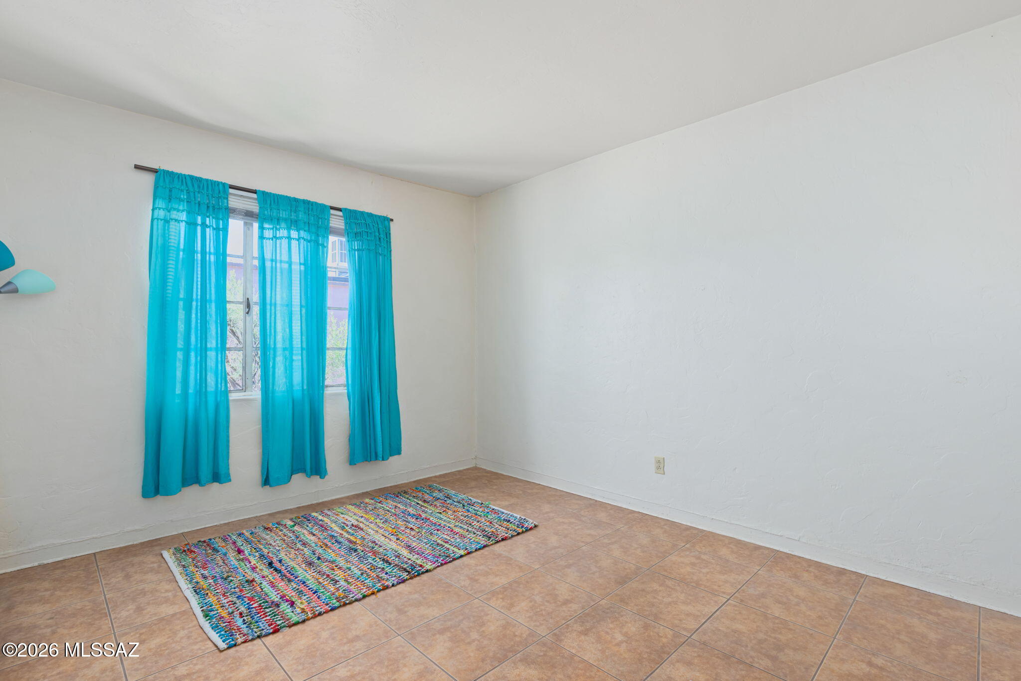 2936 E Edison Street