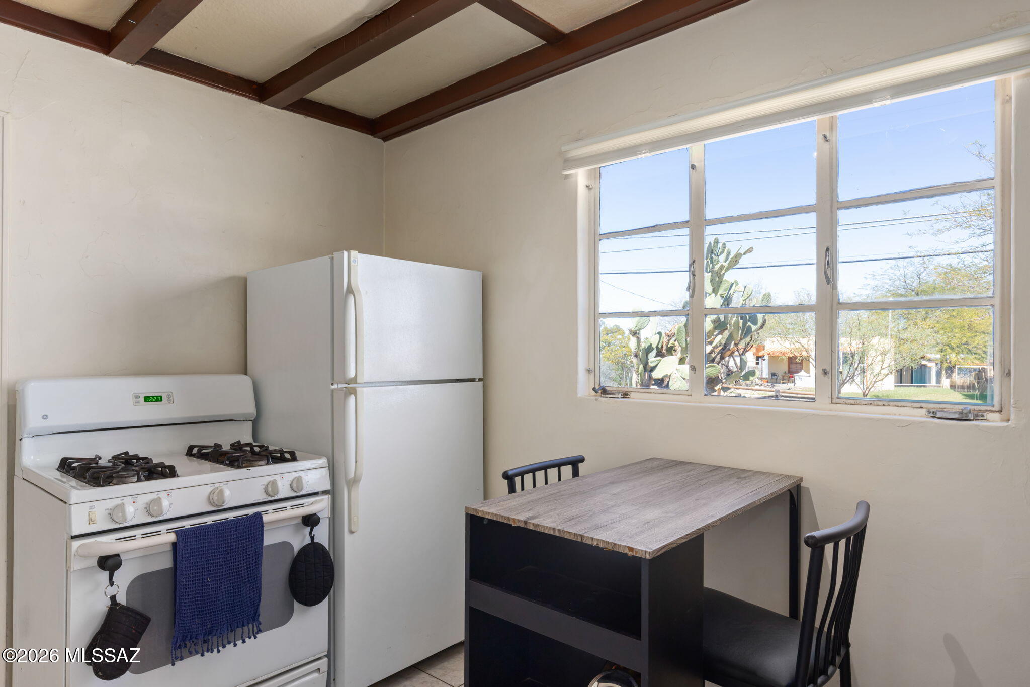 2936 E Edison Street