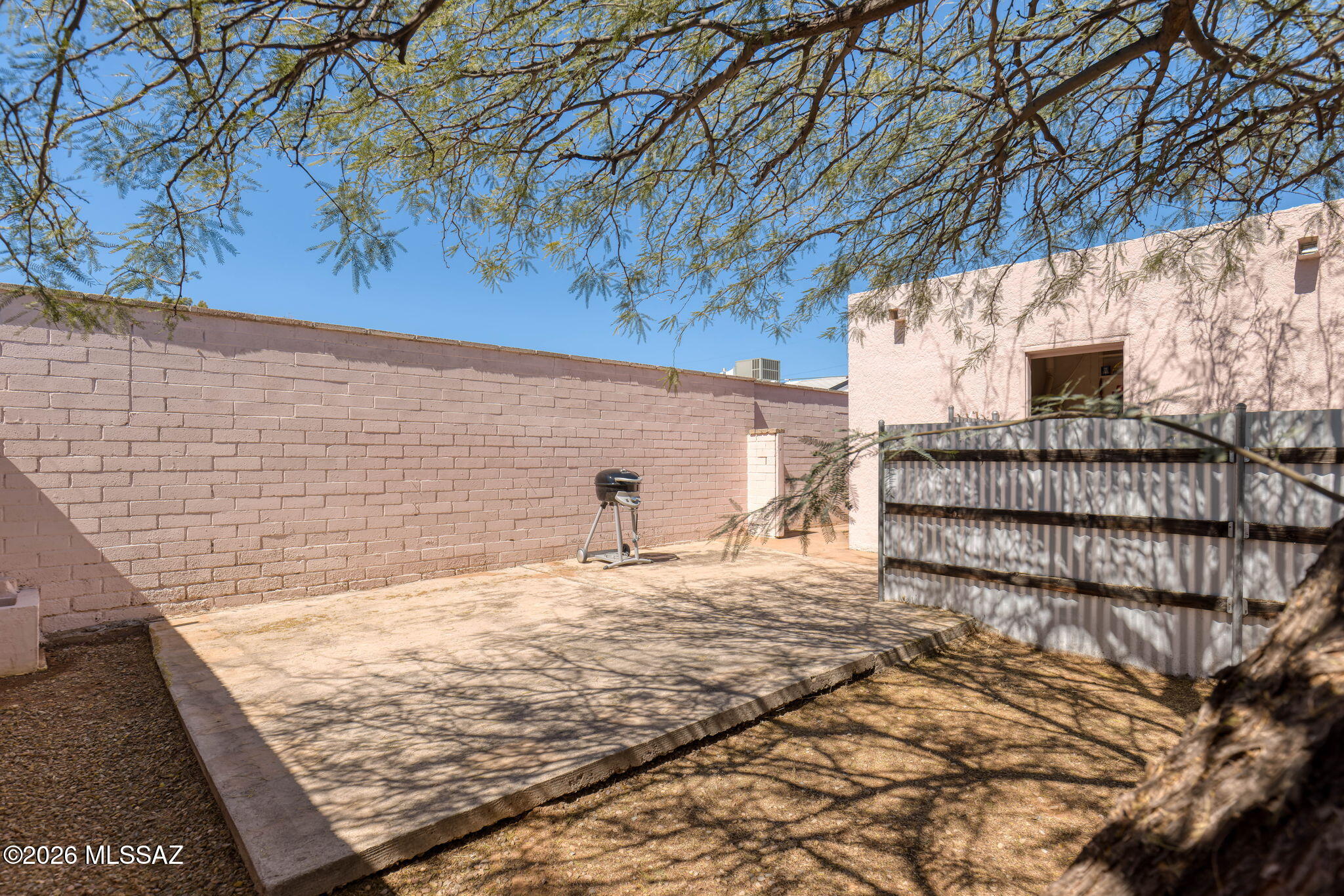 2936 E Edison Street