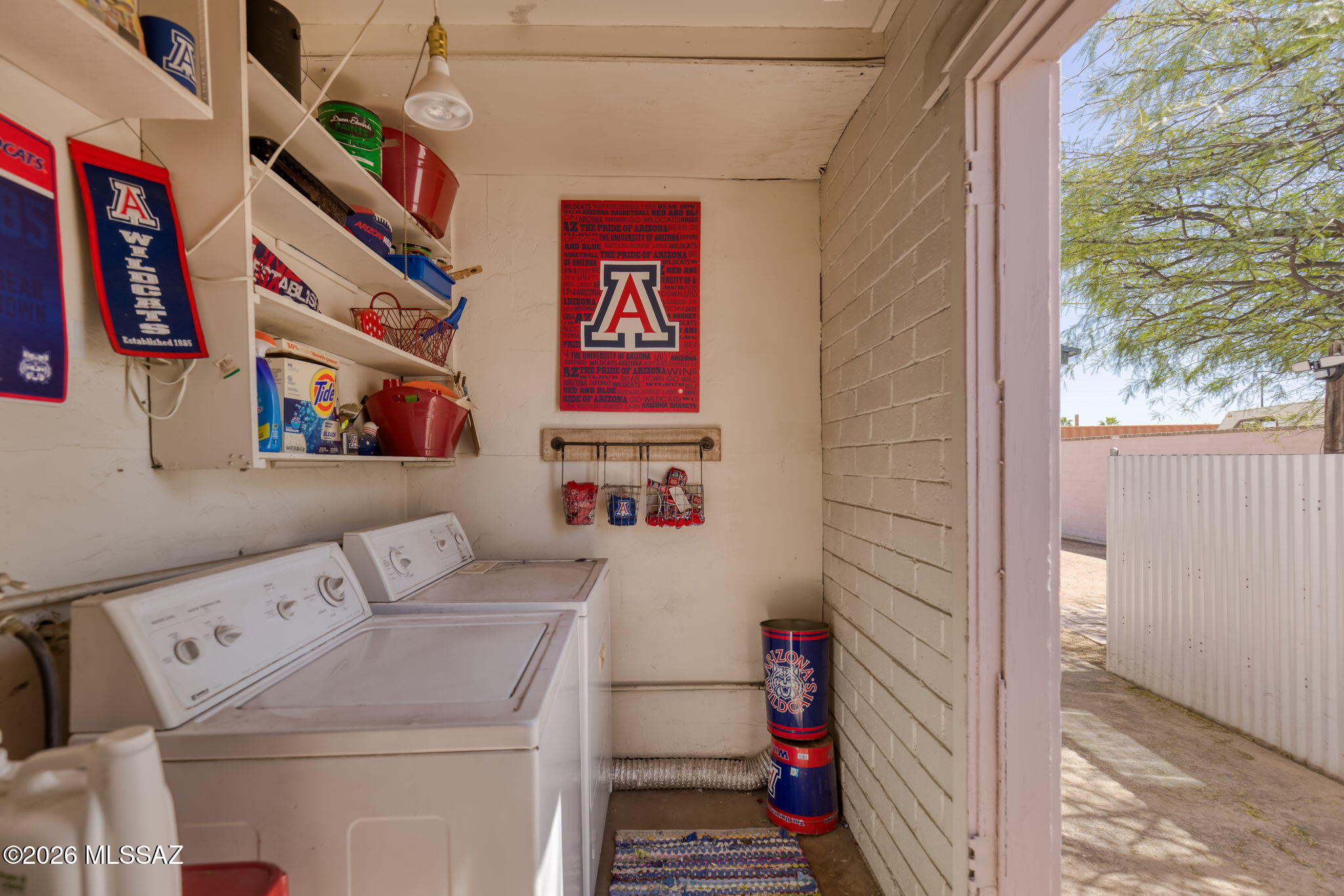 2936 E Edison Street