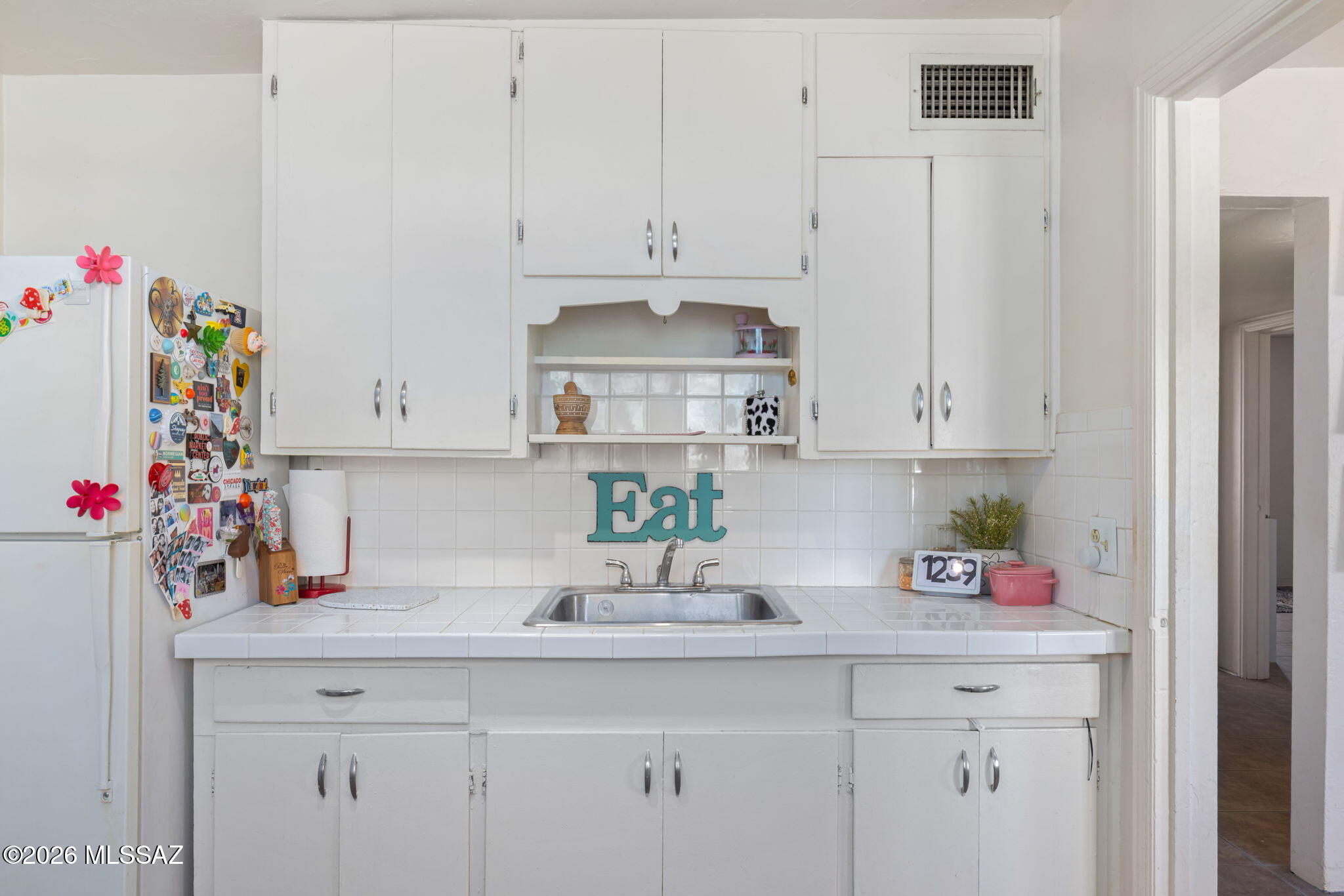 2936 E Edison Street