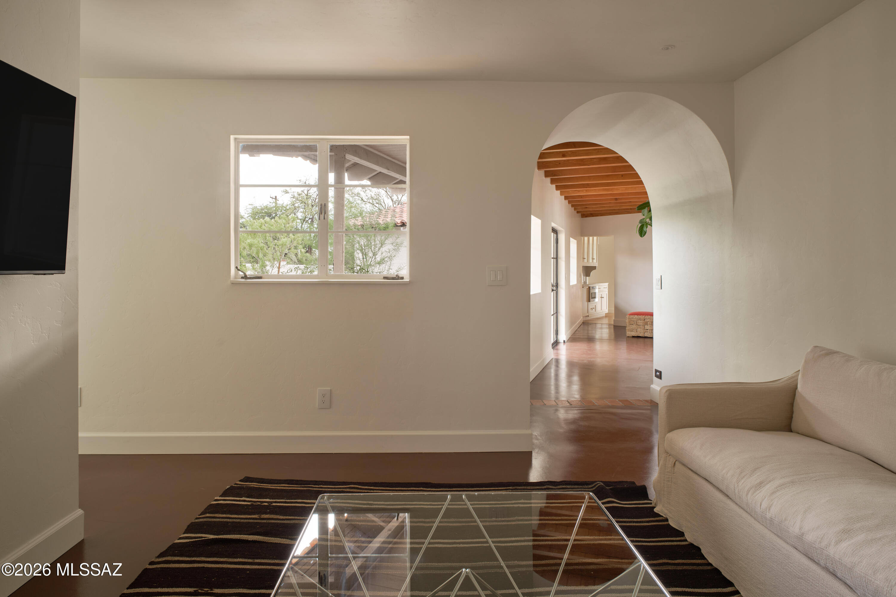 2802 E Vía Rotunda