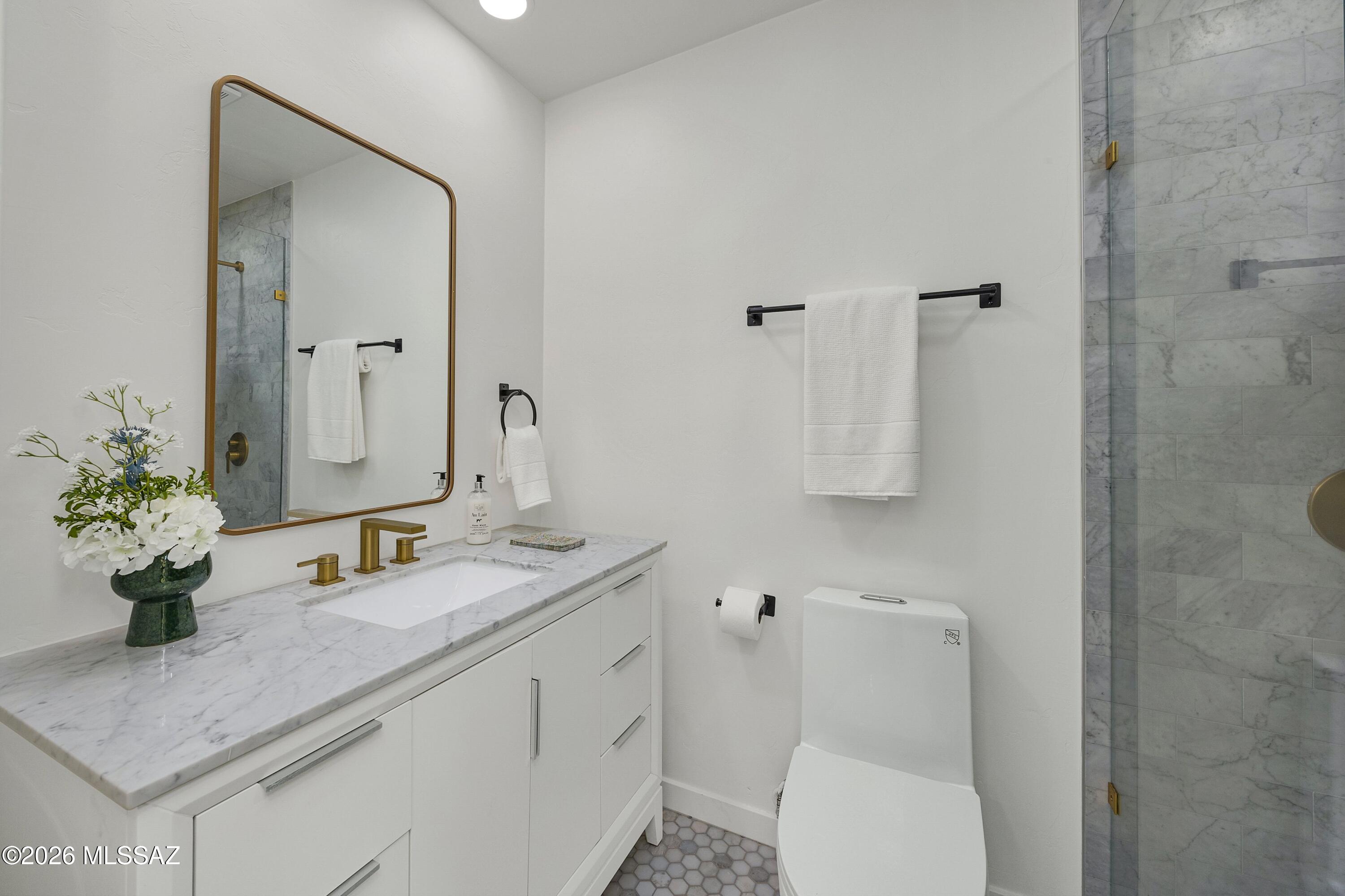 230 W Meadowbrook Drive