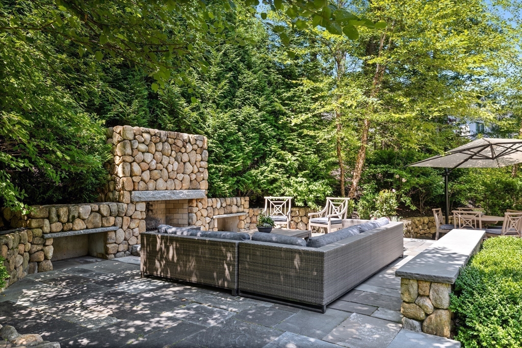 64 Yarmouth Rd