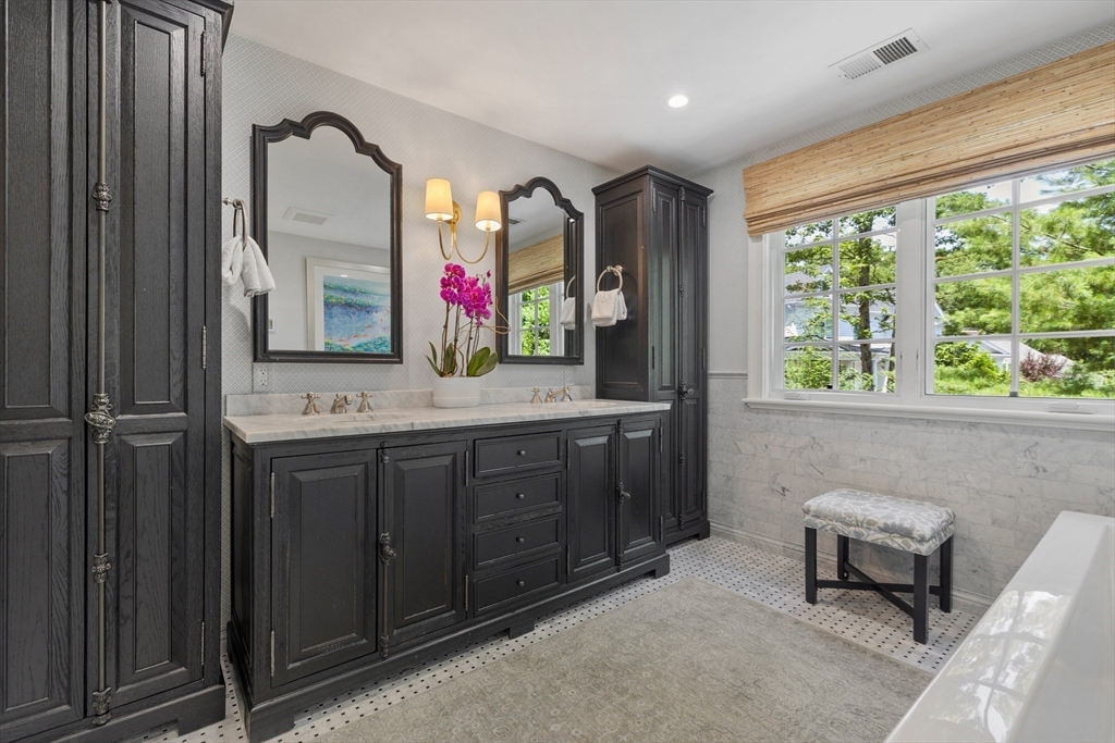 64 Yarmouth Rd