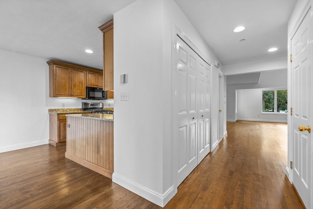 606 Wisteria Way # 606