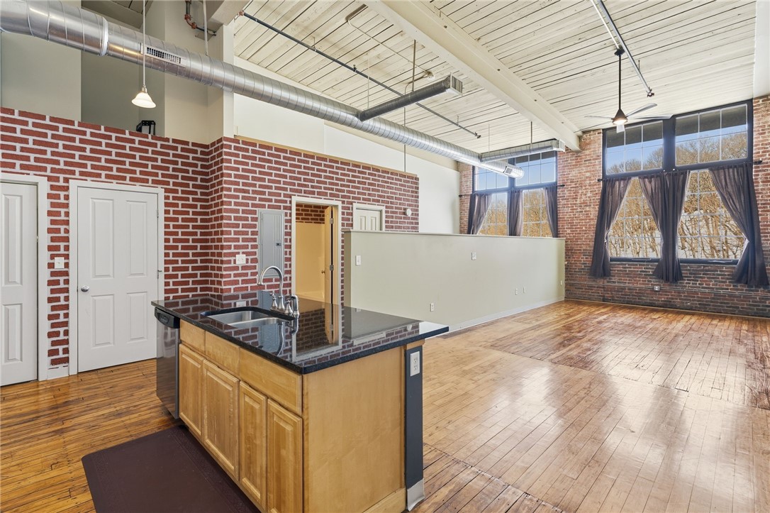 685 Social Street 313