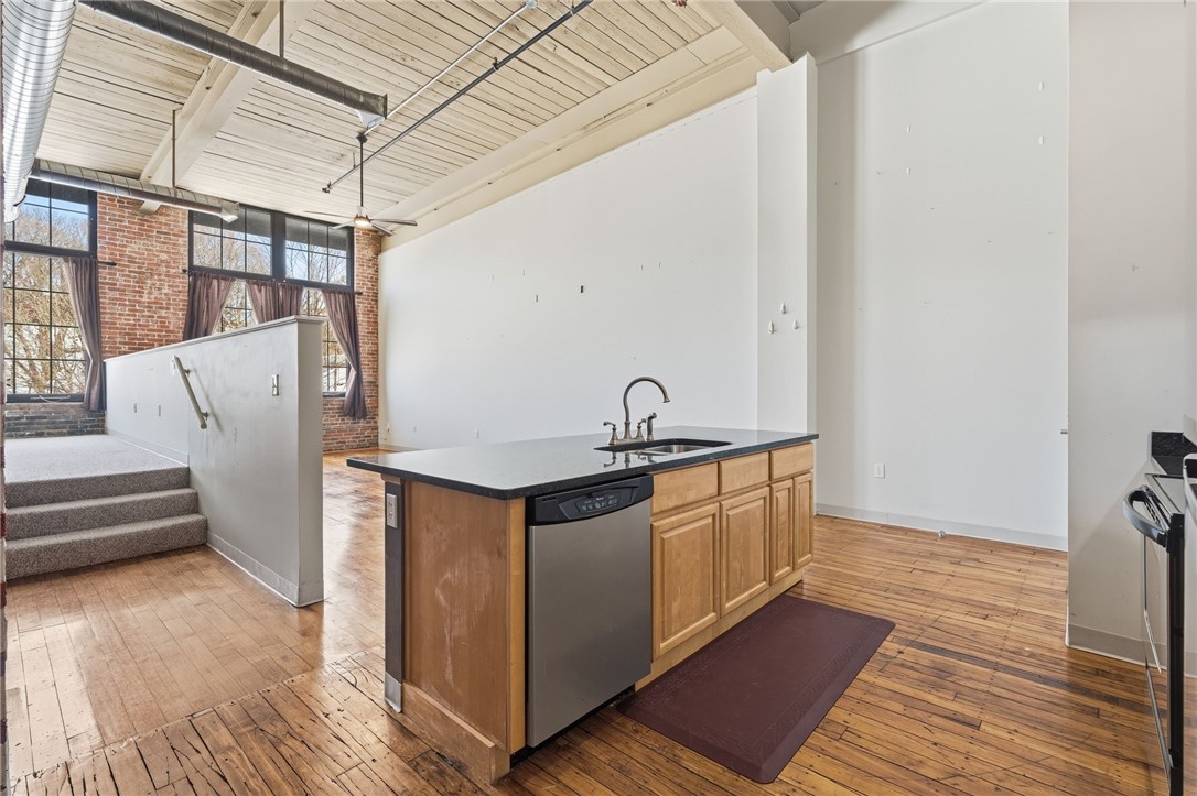 685 Social Street 313