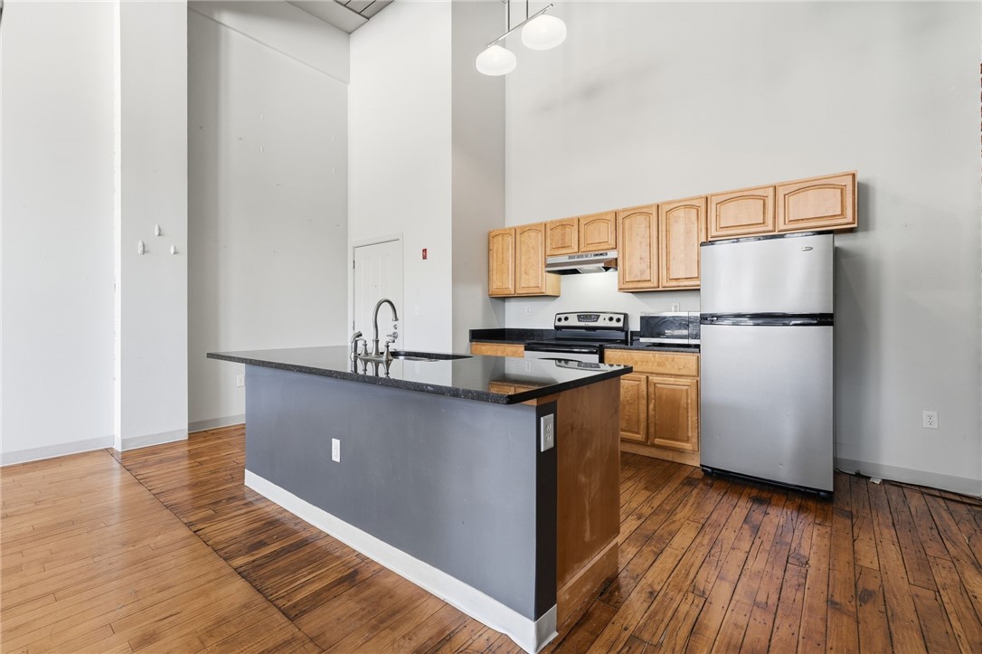 685 Social Street 313