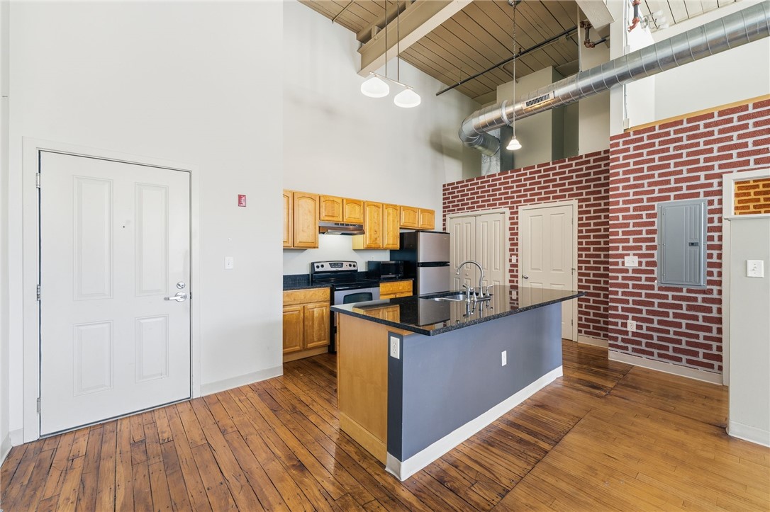 685 Social Street 313