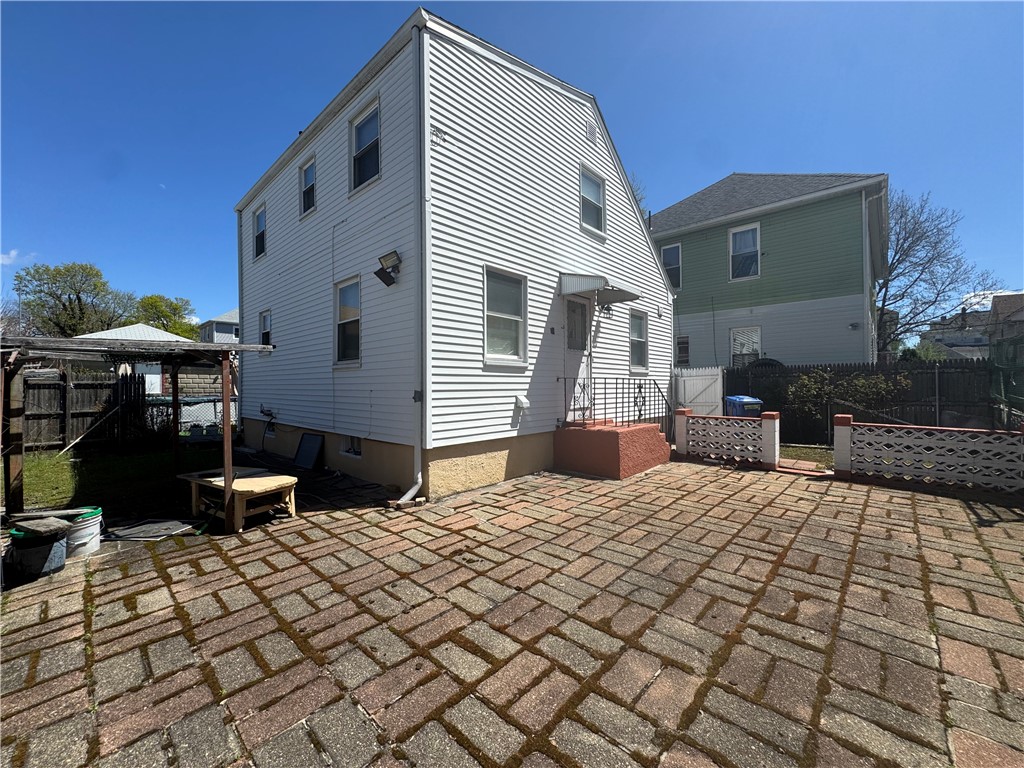 215 Roosevelt Street