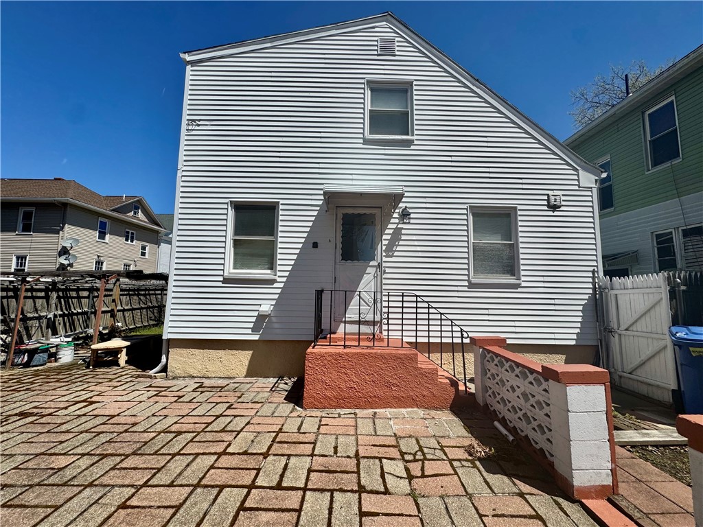 215 Roosevelt Street