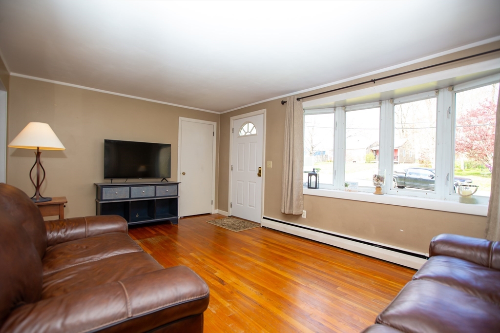 51 Roland Baxter Rd