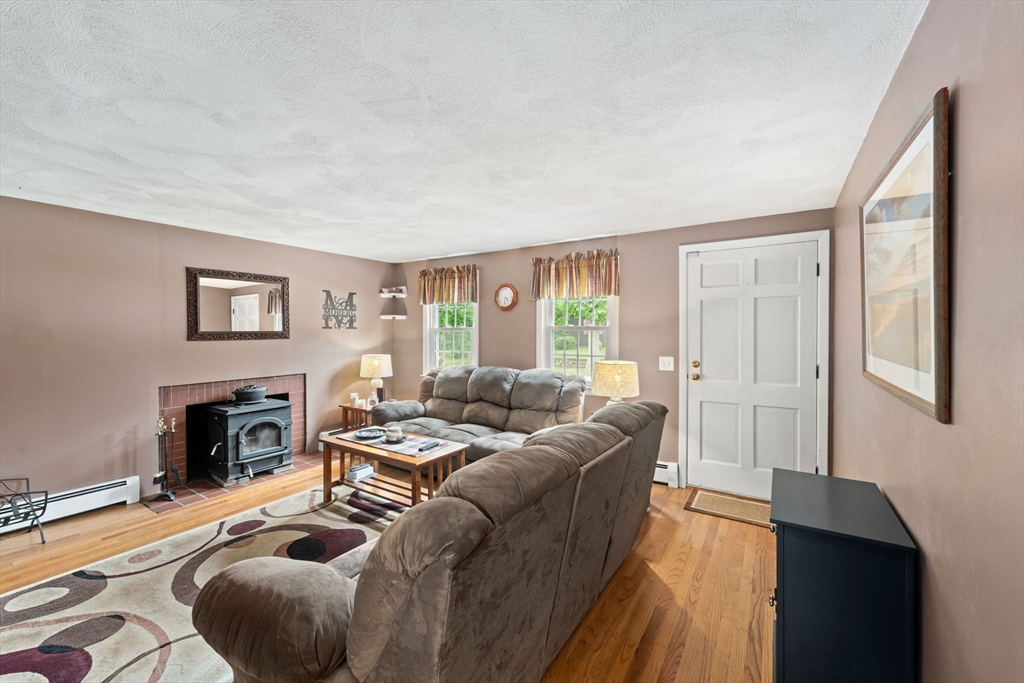 53 Clayton St