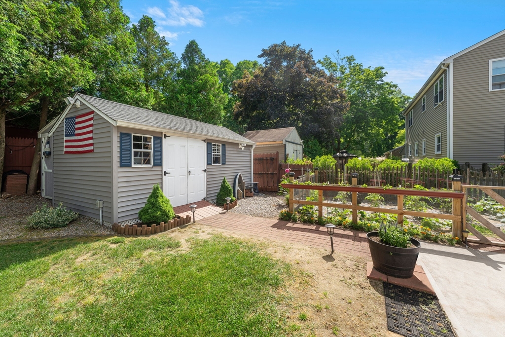 53 Clayton St