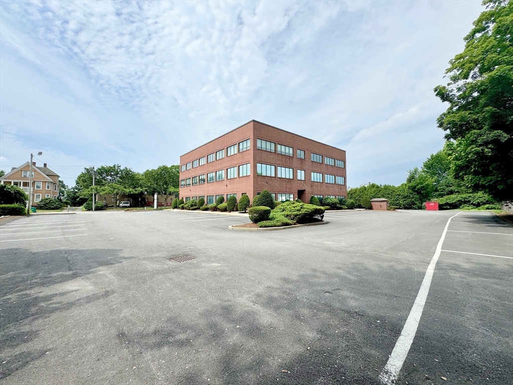 140 Park St # 8
