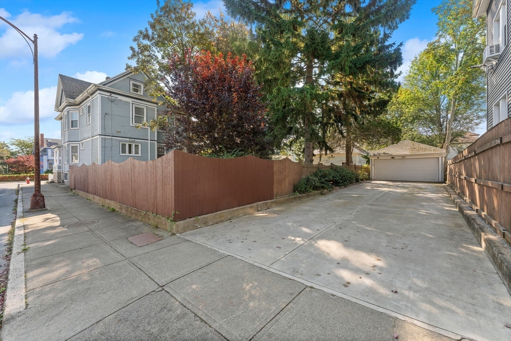 729 County St