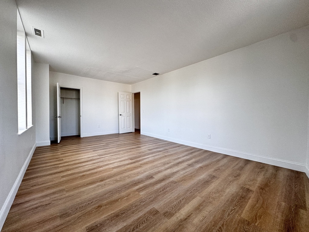 6 S Washington Street # 204