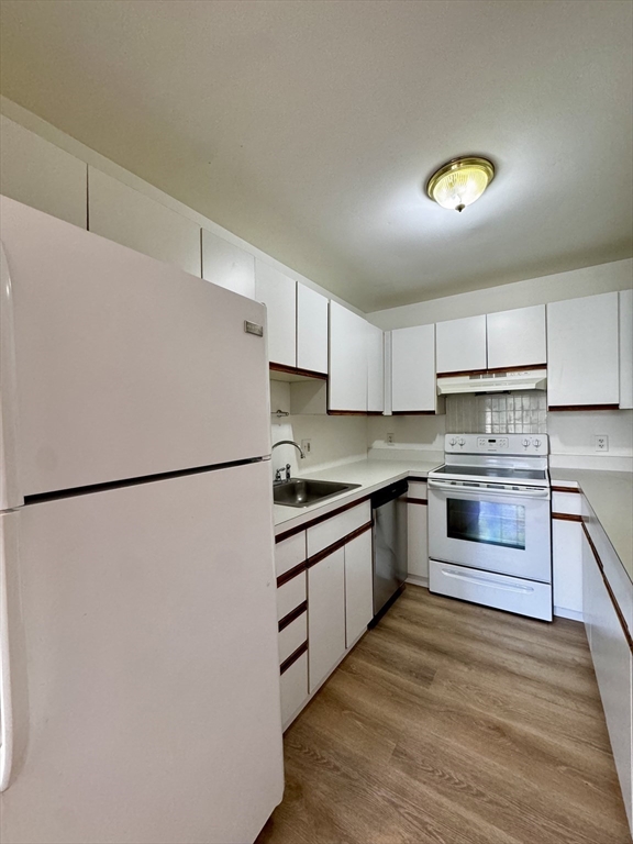 6 S Washington Street # 204