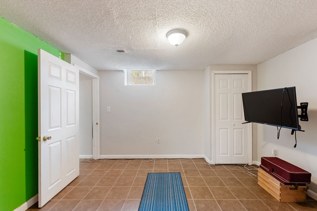 61 Mendon Rd