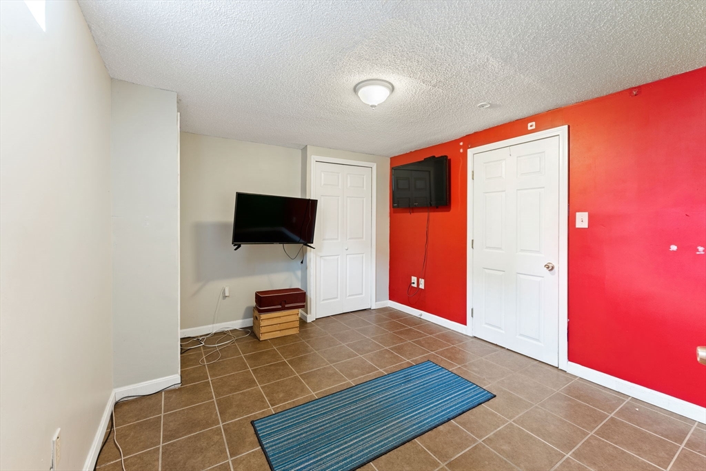 61 Mendon Rd