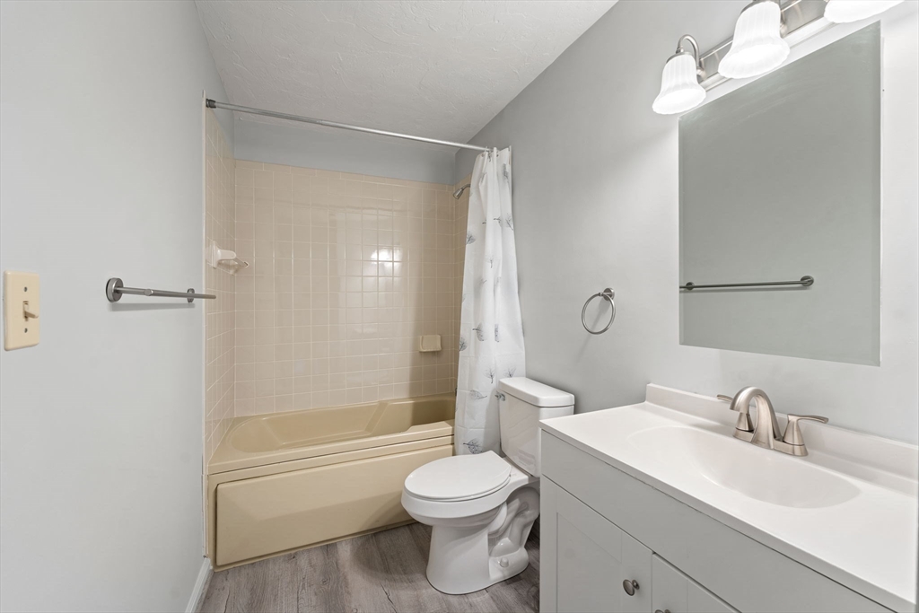 453 Turnpike St # 14