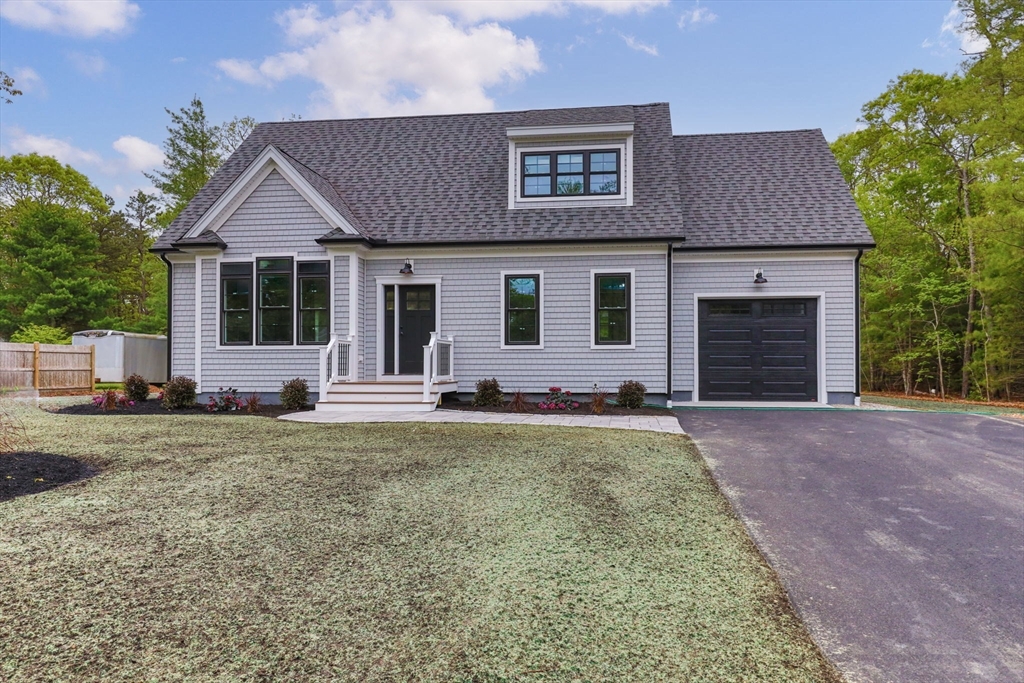 33 Elain Ave