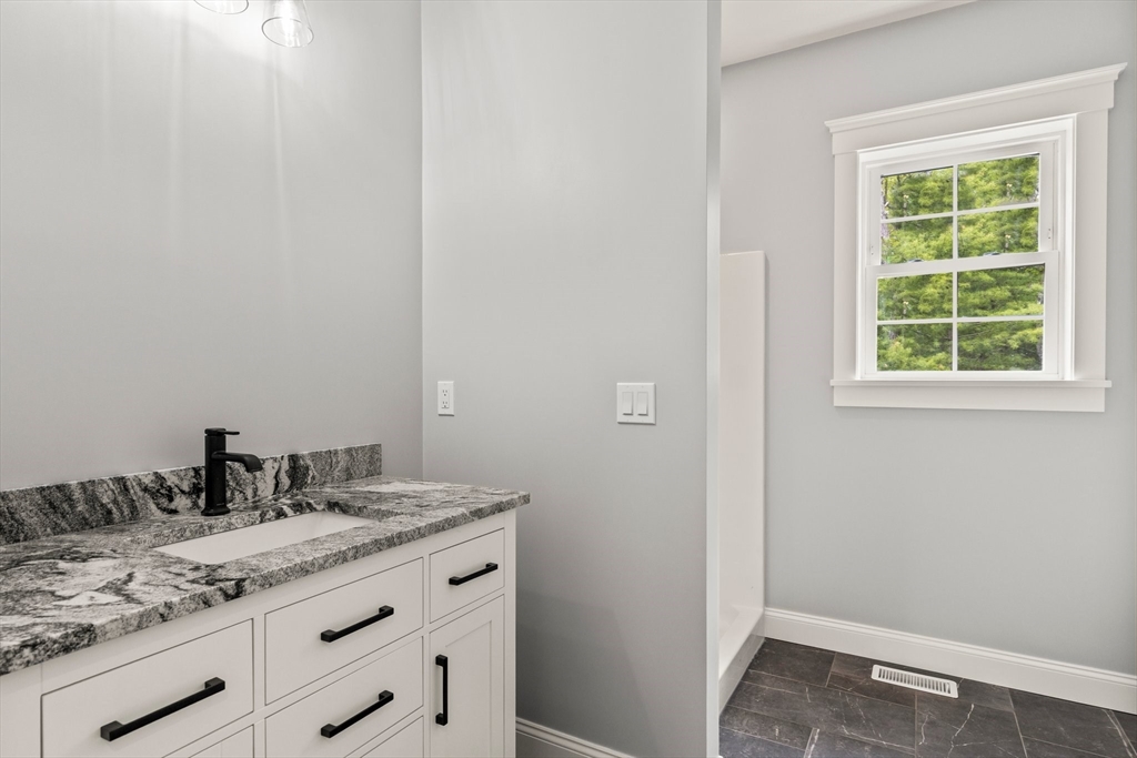33 Elain Ave