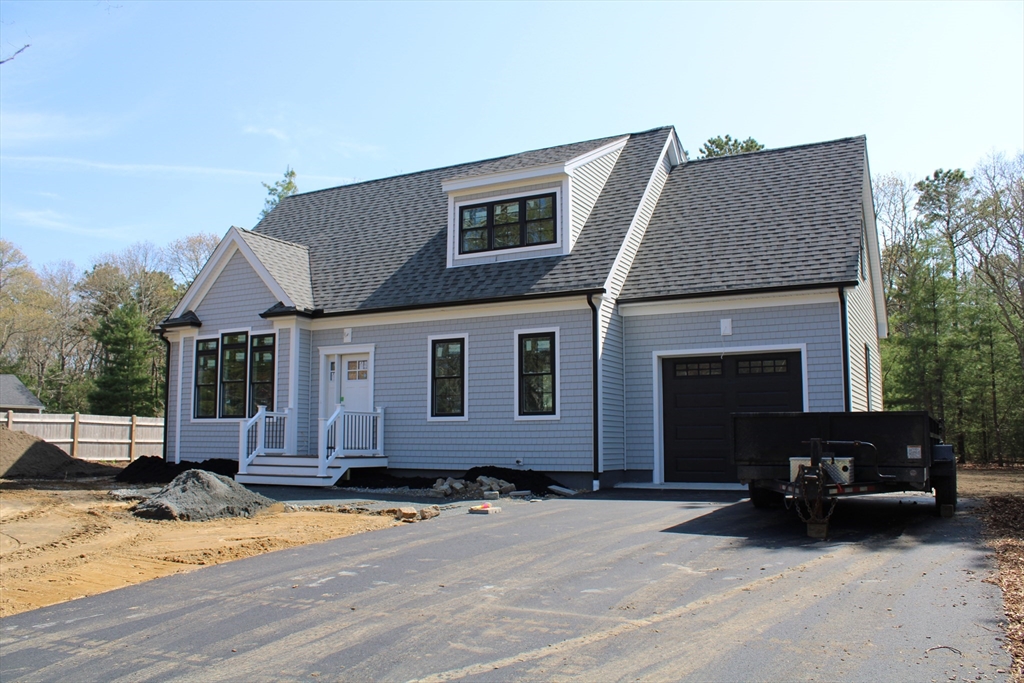 33 Elain Ave